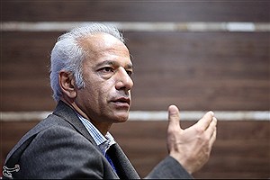 واکنش محمد خاکپور به قراردادهای فوتبالیست‌ها: این یک نابرابری آزاردهنده با درآمد معلم، کارگر، پرستار و دیگران است