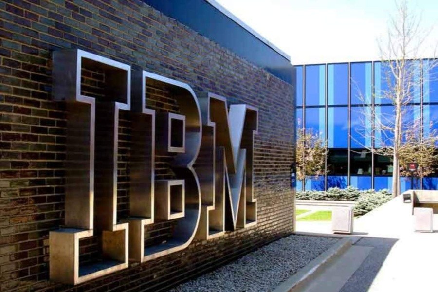 خداحافظی با ۸۰۰۰ شغل در IBM؛ موج جهانی جایگزینی نیروی انسانی با هوش مصنوعی