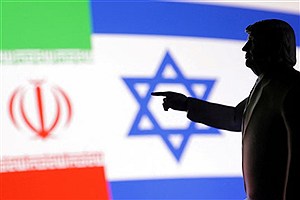 جنگ اسرائیل و جمهوری اسلامی | ترامپ درحالی که مشغول خوردن خرچنگ بود، حمله اسرائیل به ایران را تماشا می‌کرد!