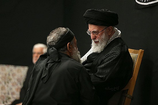 ببینید | محمود کریمی، مداح بیت رهبری: خامنه‌ای یک قاشق قیمه در دهان من و قاسم سلیمانی گذاشت