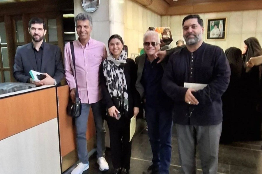 حضور عادل فردوسی‌پور در شورای شهر تهران برای پیگیری نام‌گذاری خیابانی به نام حمیدرضا صدر