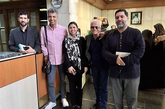 حضور عادل فردوسی‌پور در شورای شهر تهران برای پیگیری نام‌گذاری خیابانی به نام حمیدرضا صدر