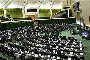 درخواست نمایندگان مجلس و روزنامه‌نگاران از پزشکیان: هرچه سریع‌تر لایحه مقابله با نشر محتوای خلاف واقع را پس بگیرید
