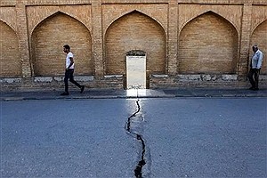 تخلیه کامل یک شهرک مسکونی و ۴۰ مدرسه در اصفهان به دلیل فرونشست زمین و خشک‌شدن زاینده‌رود
