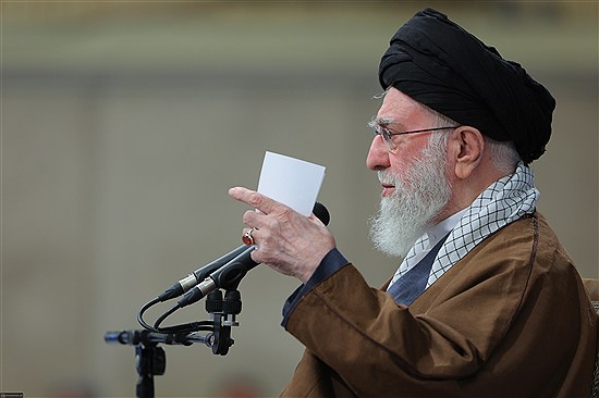 بیانیه ۱۷ فعال مدنی-سیاسی: مسئول اصلی این روزگار هولناک شخص علی خامنه‌ای و ساختار فاسد جمهوری اسلامی است