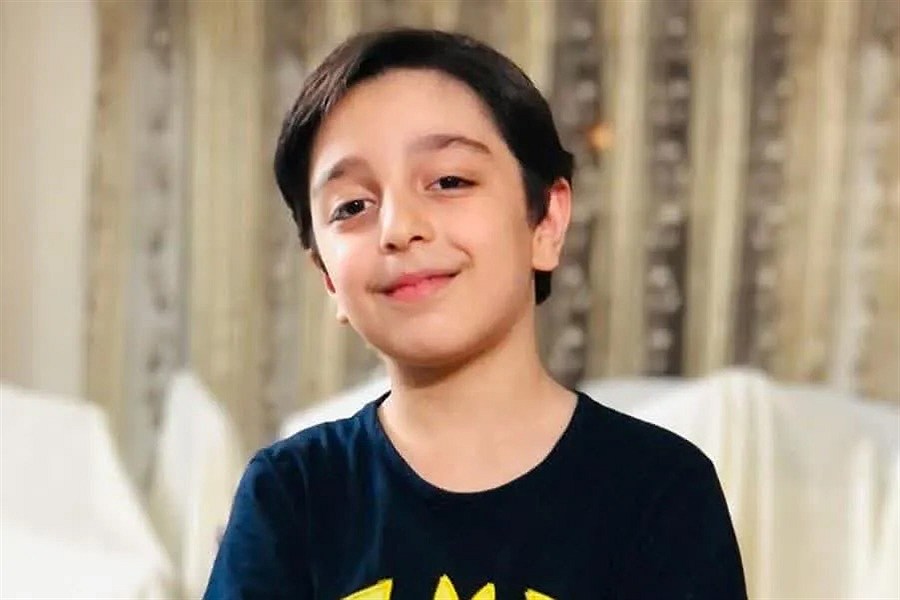 تصویر دانش‌آموزی ۱۲ ساله پس از فشار روحی از سوی مدیر و معلم در مدرسه خودکشی کرد و جان باخت