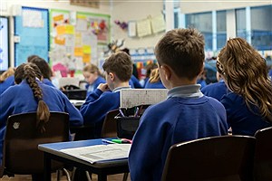 معلم بریتانیایی به‌دلیل تمسخر دانش‌آموزان مسلمان و اظهارات درباره ایران از تدریس محروم شد