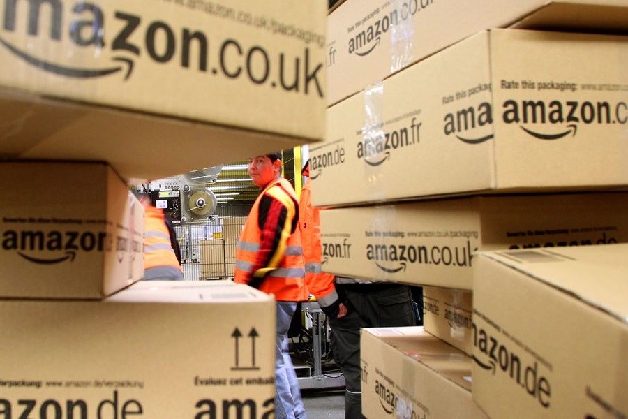 تصویر بزرگ‌ترین تعدیل نیرو در آمازون؛ خداحافظی با ۳۰ هزار نفر