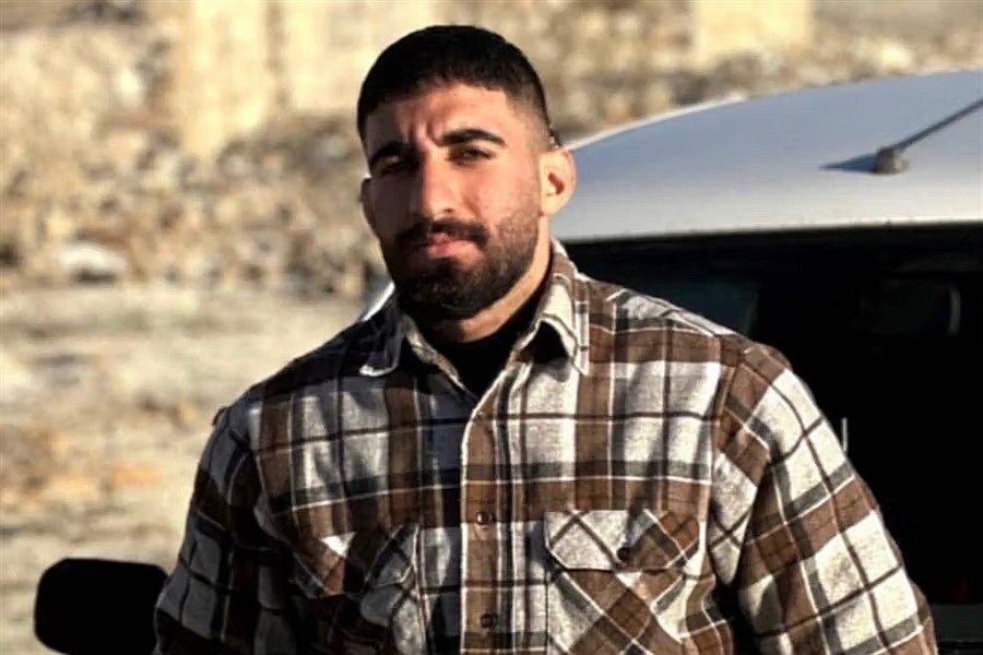 تصویر پیکر امید سرلک پس از به آتش‌ کشیدن تصویر خامنه‌ای در الیگودرز پیدا شد