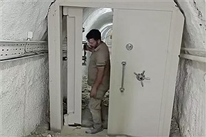 ببینید | نصب در گاوصندوق ۴ تنی برای تونل‌های موشکی سپاه