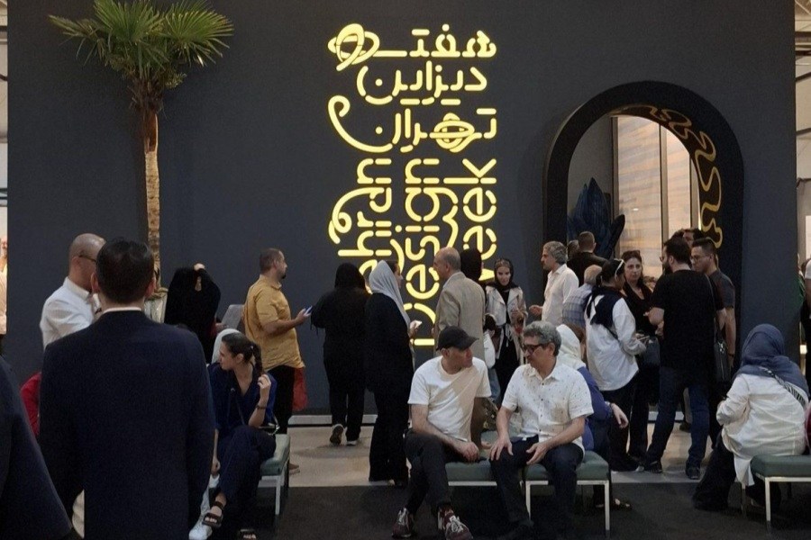 تصویر «هفته دیزاین تهران» به دلیل «محتوای سیاسی و زنان بدون حجاب» متوقف شد