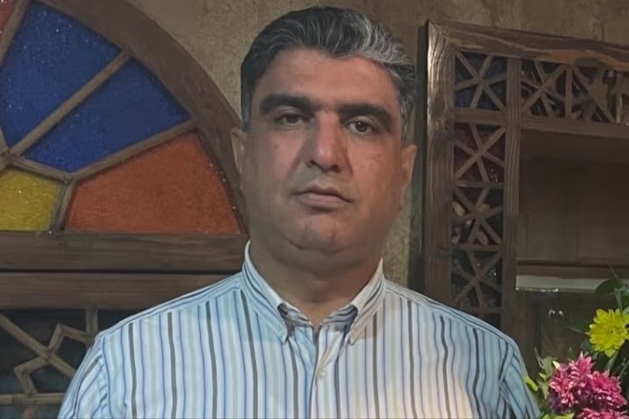 تصویر خسرو علیکردی، وکیل معترضان و خانواده‌های دادخواه درگذشت