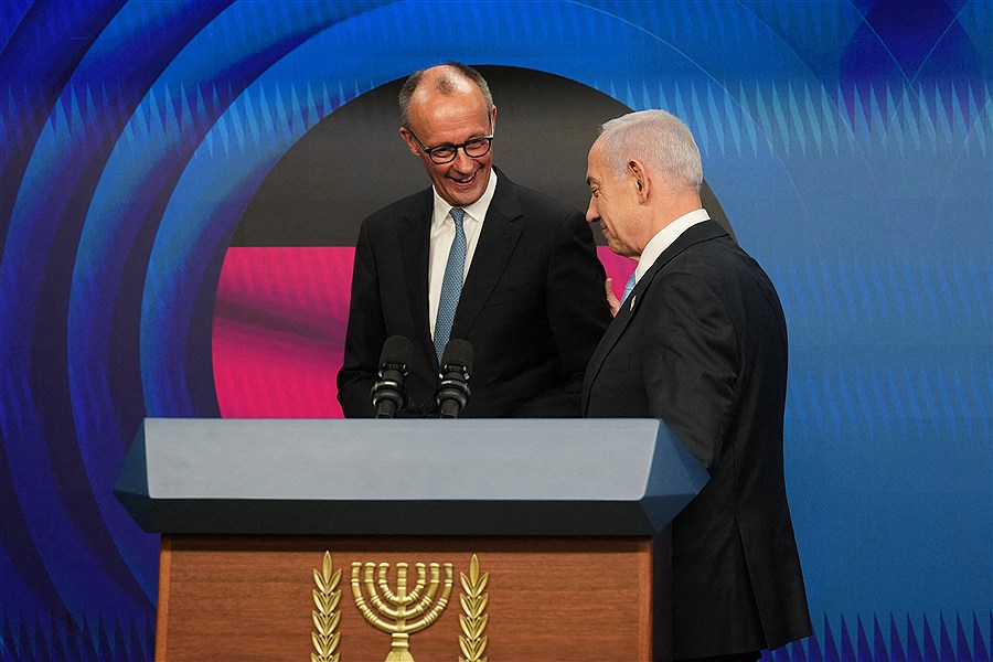 تصویر نتانیاهو در دیدار با صدراعظم آلمان: پس از تضعیف محور ایران فرصت‌های صلح در دسترس هستند