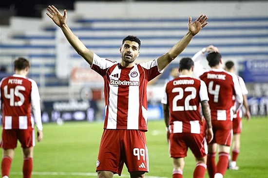 مهدی طارمی پس از گلزنی در برای المپیاکوس: کنار مردم ایران هستم و نمی‌توانم گل‌هایم را جشن بگیرم