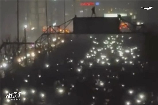 ببینید | حضور گسترده مردم معترض در محله پونک تهران؛ شنبه ۲۰ دی ۱۴۰۴