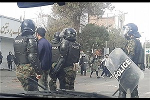 اعتراضات، سرکوب و بستری که برای وقوع اخاذی، سرقت و تبهکاری مهیا می‌شود