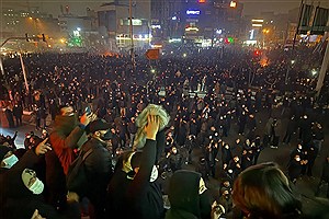 شورش زیبایی در برابر زشتیِ استبداد در ایران