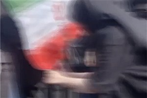 ببینید | آتش زدن پرچم جمهوری اسلامی در دانشگاه الزهرا/ «الزهرا بسشه، فرح دیگه اسمشه»