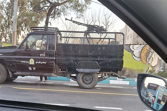 عکس | استقرار تیربار در اطراف دانشگاه تهران در واکنش به موج جدید اعتراضات دانشجویی/ تهدیدهای شدیدالحن حکومت علیه دانشجویان