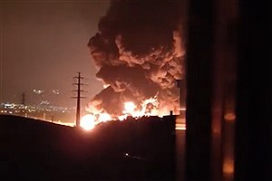 ببینید | انفجار و آتش‌سوزی مهیب در انبار نفت اقدسیه، پس از حمله هوایی اسرائیل شنبه ۱۶ اسفند ۱۴۰۴