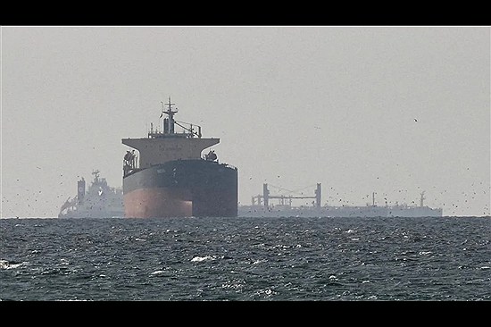 ایده یک استاد دانشگاه اورشلیم: ترامپ، ۱۴۰ میلیون بشکه نفت ایران را به نفع رضا پهلوی، مصادره کند