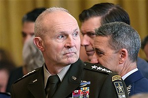 در میانه جنگ با ایران، رییس ستاد ارتش آمریکا «فوری» بازنشسته شد