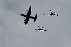 ببینید | پرواز هرکولس ارتش آمریکا و دو هلی‌کوپتر در آسمان ایران برای پیدا کردن خلبانان اف۱۵ سقوط کرده