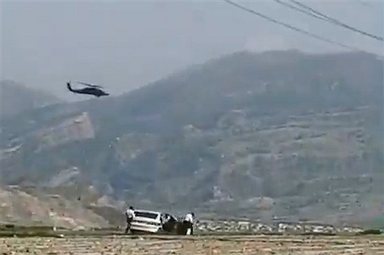 ببینید | وضعیت عجیب مقابله ماموران نیروی انتظامی با هلی‌کوپتر بلک‌هاوک آمریکایی در استان خوزستان