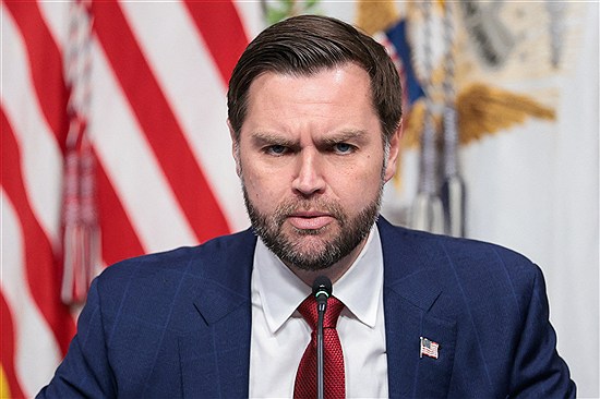 معاون ترامپ: پیشنهاد اولیه جمهوری اسلامی احتمالاً توسط ChatGPT نوشته شده بود، بلافاصله به سطل زباله رفت