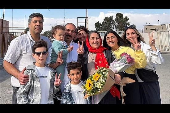 مریم اکبری‌منفرد، زندانی سیاسی، پس از ۱۷ سال حبس بدون مرخصی، آزاد شد