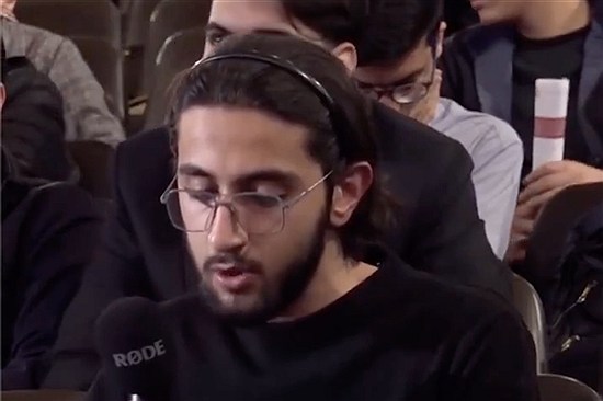 ببینید | محمدپارسا گلچین، دانشجویی که ۱۶ آذر ۱۴۰۴ در برابر جلیلی به جمهوری و مقاماتش تاخت، ۲۲ فروردین ۱۴۰۵ بازداشت شد